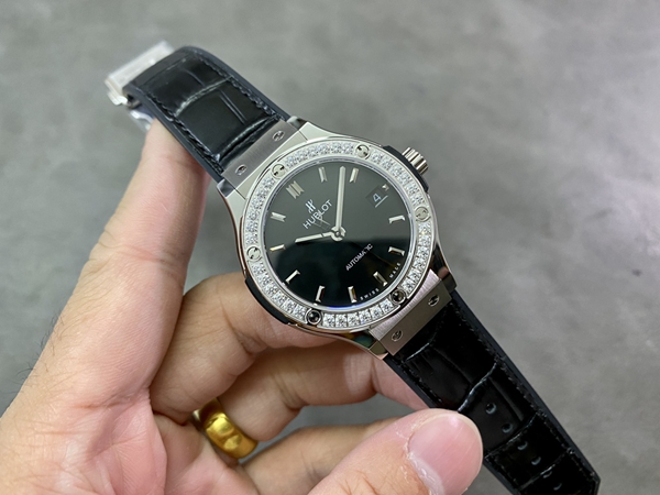 ウブロコピー時計側面デザイン